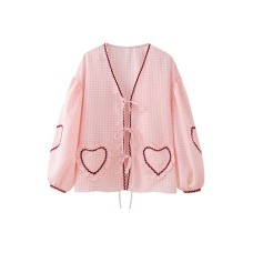 Sweet and fresh V-neck long sleeved love pocket pink shirt for women