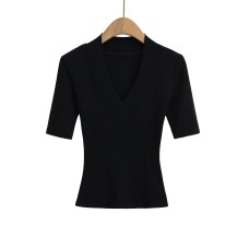 V-neck mid sleeve elastic slim fit T-shirt