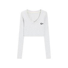 Short base top with exposed navel