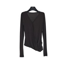 V-neck Slim Twist Top with Design Sense V-neck Slim Twist Top with Design Sense