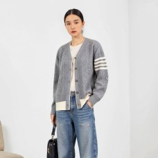 Design Sense Casual V-neck Knitted Cardigan Women's Autumn Versatile Slimming Fashion Retro Color-blocking Long-sleeved Sweater