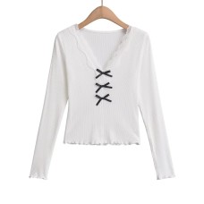V-neck long sleeved T-shirt