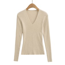 Deep V-neck long sleeved slim fit top