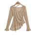 V-neck base shirt with flared sleeves T-shirt