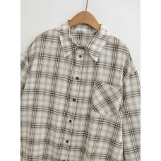Loose plaid shirt with checkered pattern
