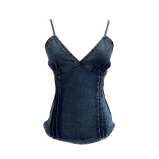 Deep V-neck slim fit sleeveless top with hem