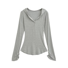V-neck slim fit long sleeved top V-neck slim fit long sleeved top