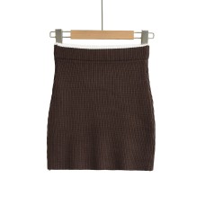 White border contrasting knitted skirt