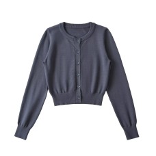 Round neck long sleeved shirt
