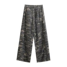 Camouflage workwear pants for women