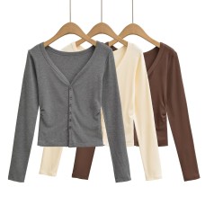 V-neck single breasted long sleeved slim fit top