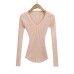 Slim fit and slimming V-neck top