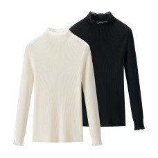 Half high neck slim fit and slimming knit base shirt Half high neck slim fit and slimming knit base shirt