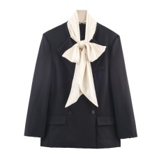 Commuter style contrasting scarf suit jacket