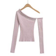 Slimming and slimming, sloping shoulder, exposed top