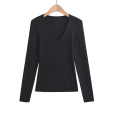 U-neck long sleeved top