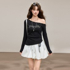 Shoulder-Baring Rhinestone Stud Fitted Inner Long Sleeve Shoulder-Baring Rhinestone Stud Fitted Inner Long Sleeve