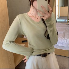 Regular Shoulder V-neck Inner Layer Basic T-shirt