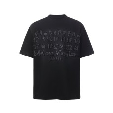 Embroidered short sleeves with letter stickers