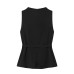 Commuting style with belt and sleeveless top