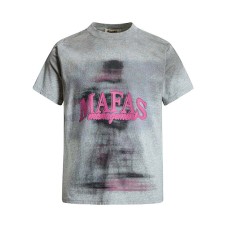 Spray painting dirty and blurry characters with letter printing on short sleeves Spray painting dirty and blurry characters with letter printing on short sleeves