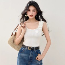 Floral Knit Crop Top for Women, Summer Fashion, Elegant Fitted Slimming Short Style Suitable for Petite Figures, Wearable Off-Shoulder Tank Top
