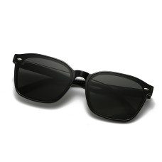 Square sunglasses for men and women