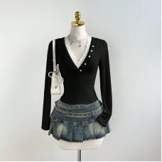 Deep V slim fit long sleeved top