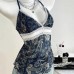 V-neck suspension strap