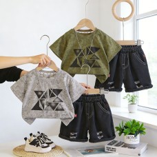 Geometric short sleeved two-piece boys' clothing set for children